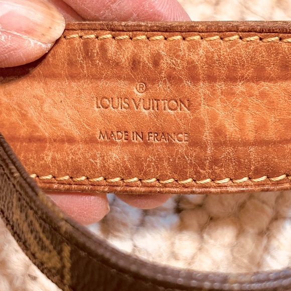 Authentic Louis Vuitton Vintage Canvas Monogram strap with Shoulder Pad - Picture 4 of 8